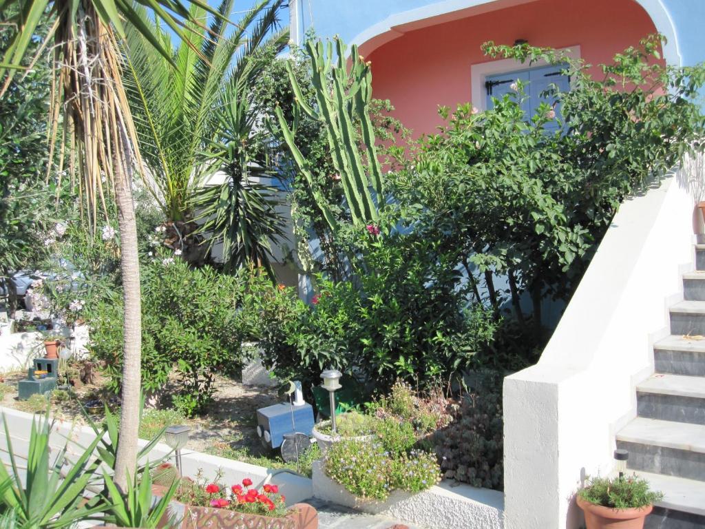 Villa Nikos Karamolegkos Kamari エクステリア 写真