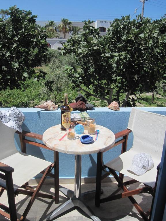 Villa Nikos Karamolegkos Kamari エクステリア 写真